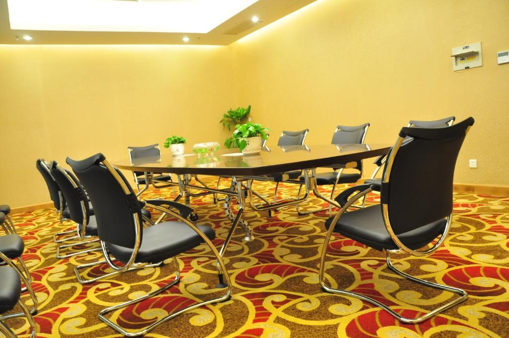 New Cozy Harbour Hotel Nanning Bagian luar foto